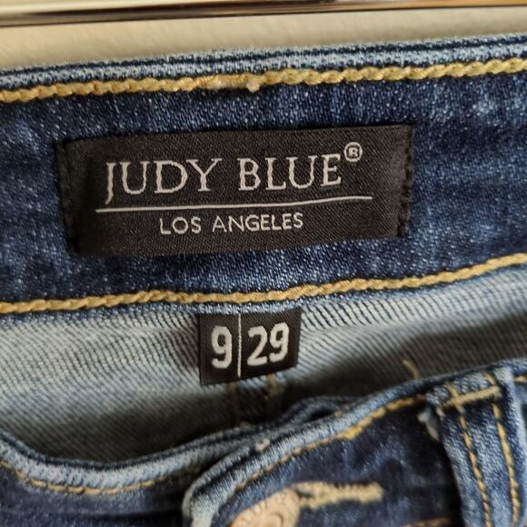 JUDY BLUE Skinny Fit Medium Wash Distressed Stretch Denim Slant Hem Women's 29 - Picture 3 of 6